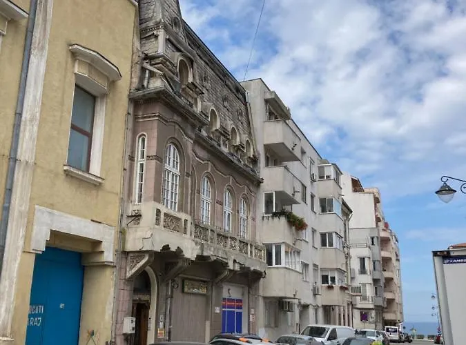 Rustic Next To Apartment *